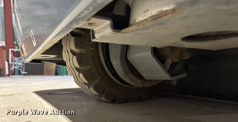 image for item ER0266 Tennant S20 sweeper