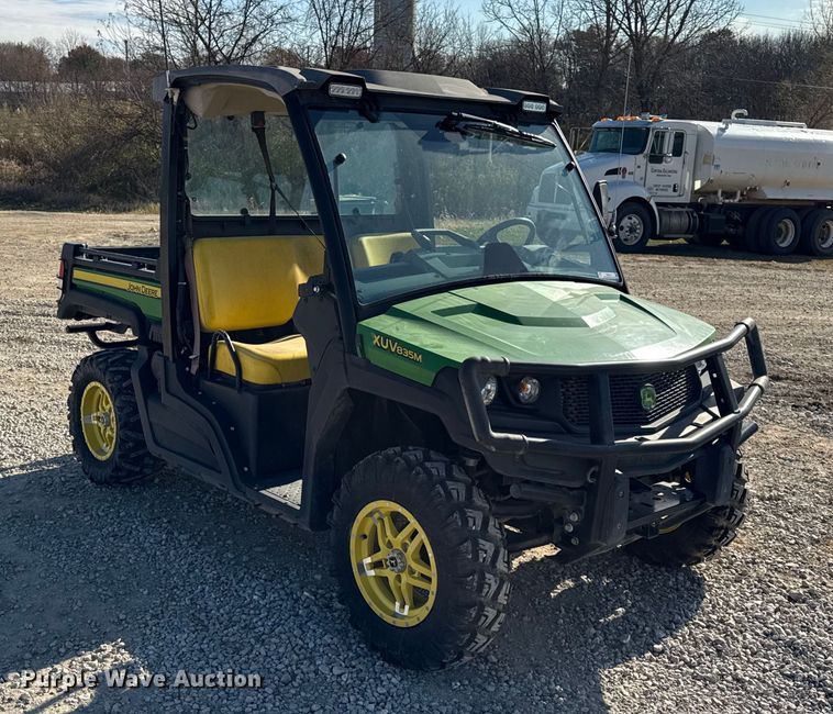 image for item ER0278 2019 John Deere XUV835M utility vehicle