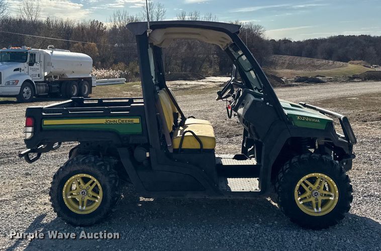 image for item ER0278 2019 John Deere XUV835M utility vehicle