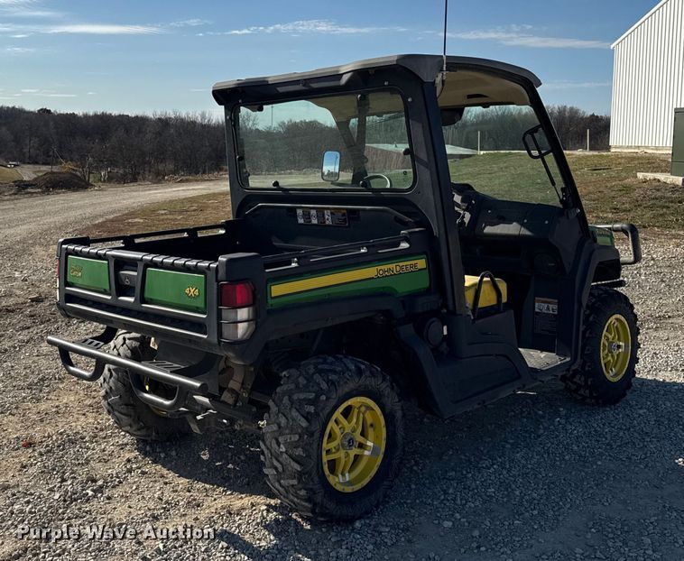 image for item ER0278 2019 John Deere XUV835M utility vehicle
