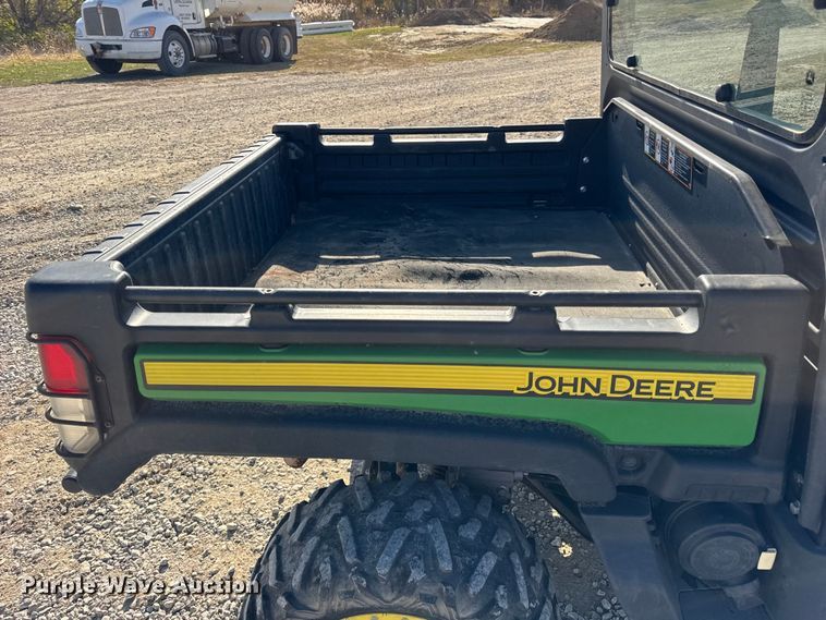 image for item ER0278 2019 John Deere XUV835M utility vehicle