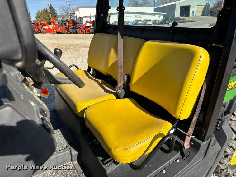 image for item ER0278 2019 John Deere XUV835M utility vehicle