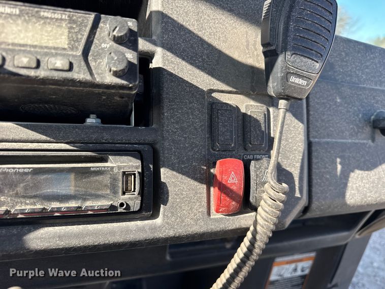 image for item ER0278 2019 John Deere XUV835M utility vehicle