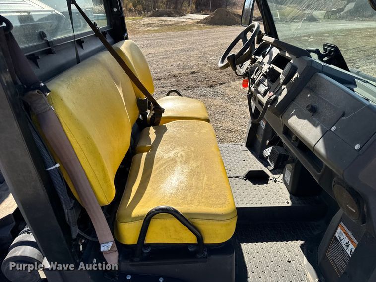 image for item ER0278 2019 John Deere XUV835M utility vehicle