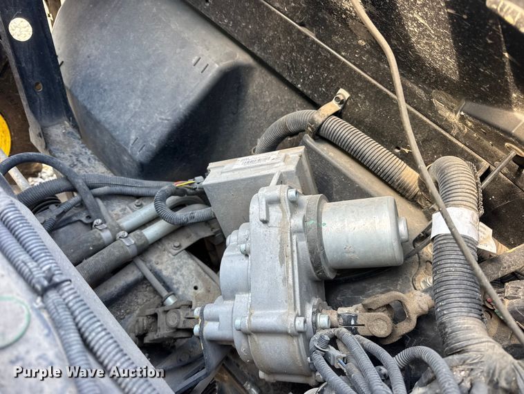 image for item ER0278 2019 John Deere XUV835M utility vehicle