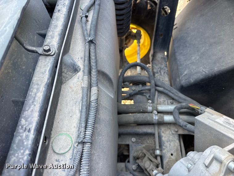 image for item ER0278 2019 John Deere XUV835M utility vehicle