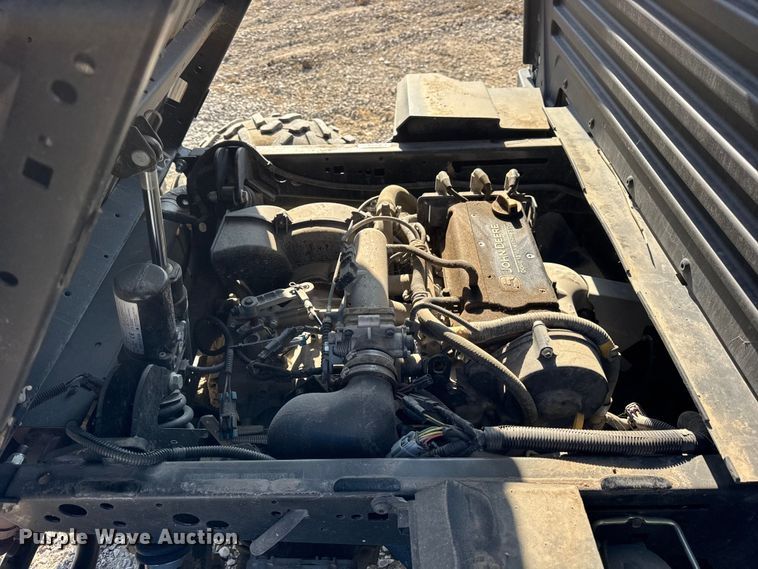 image for item ER0278 2019 John Deere XUV835M utility vehicle