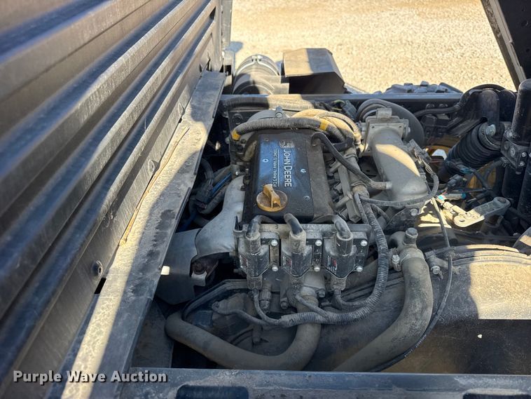 image for item ER0278 2019 John Deere XUV835M utility vehicle