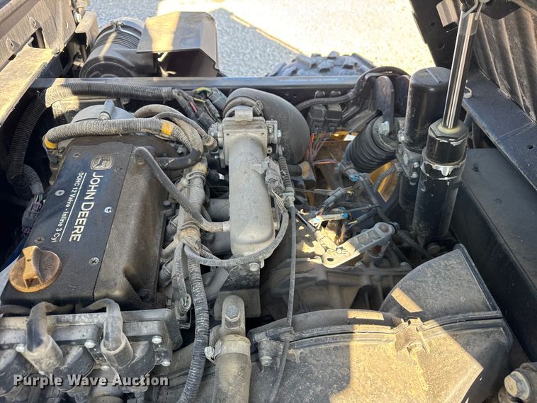 image for item ER0278 2019 John Deere XUV835M utility vehicle