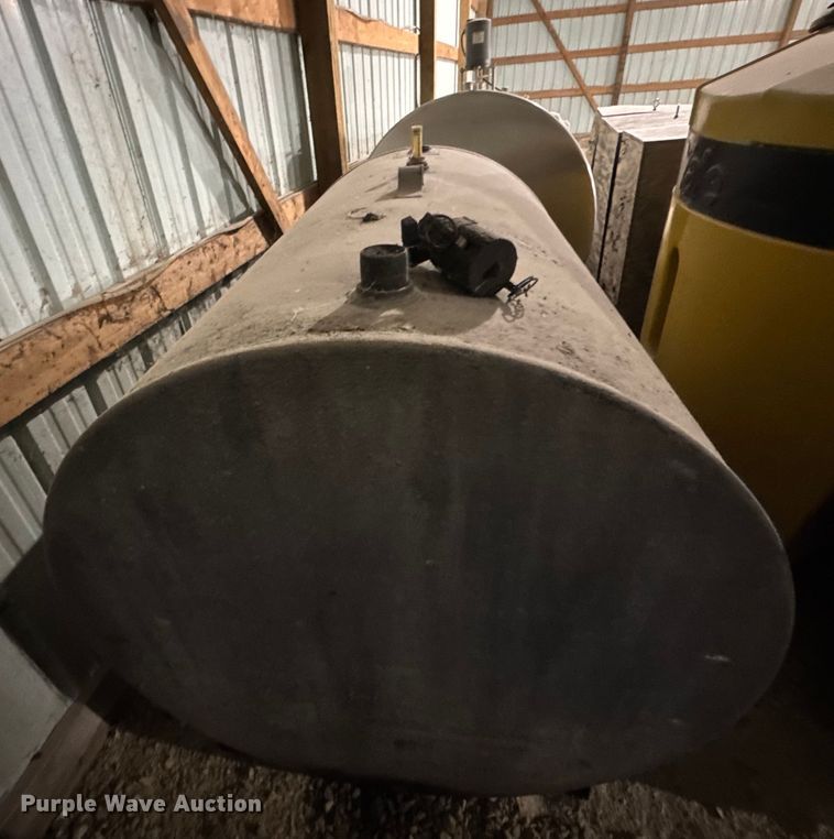 image for item ER0290 (2) tanks