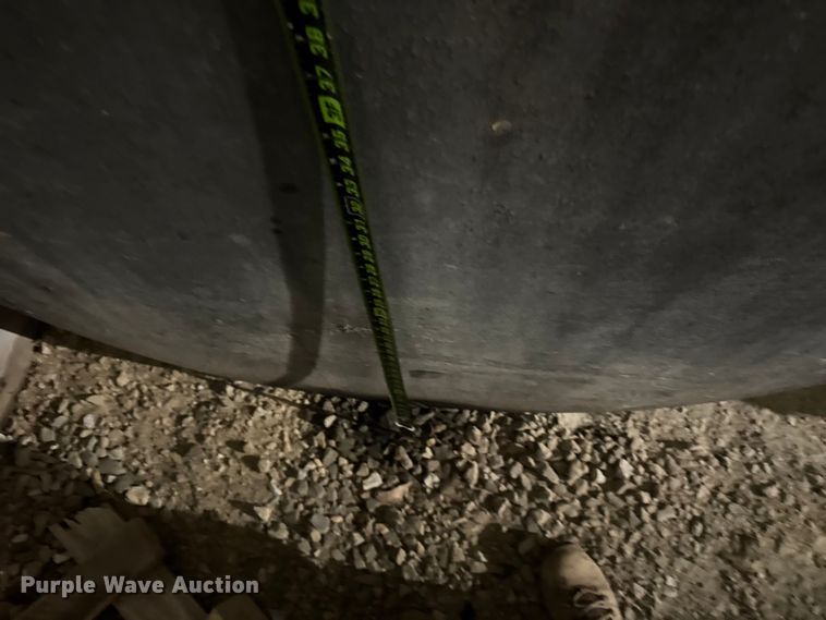 image for item ER0290 (2) tanks