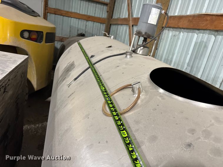 image for item ER0290 (2) tanks