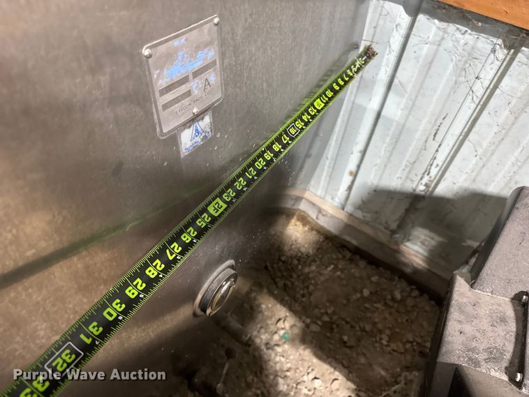 image for item ER0290 (2) tanks