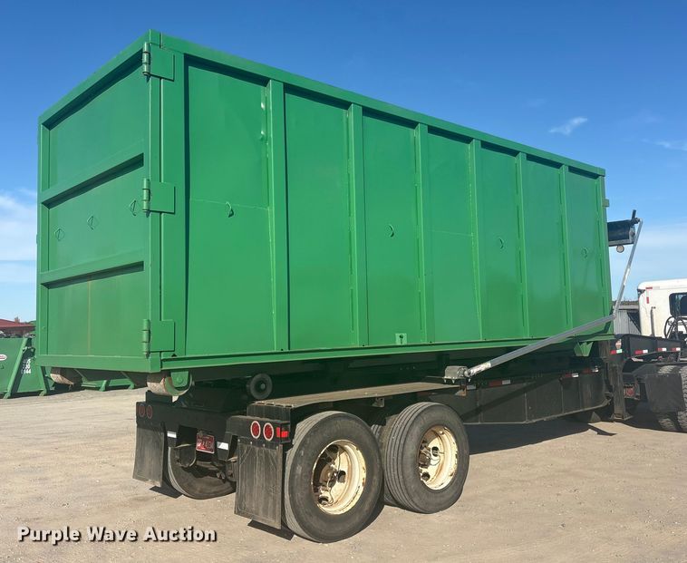 image for item ER1084 2019 Cheetah Chassis Corporation Swaploader hook lift container trailer
