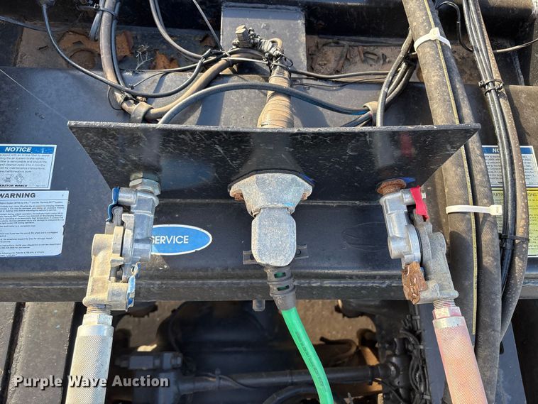 image for item ER1084 2019 Cheetah Chassis Corporation Swaploader hook lift container trailer