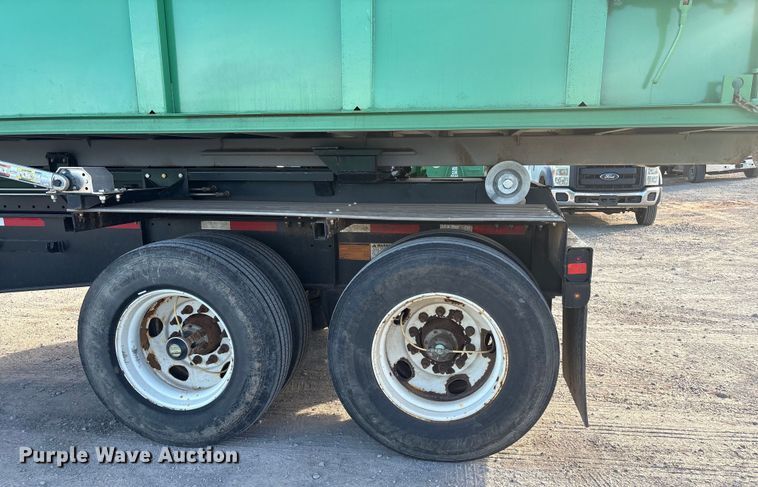 image for item ER1084 2019 Cheetah Chassis Corporation Swaploader hook lift container trailer