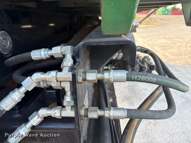 image for item ER1084 2019 Cheetah Chassis Corporation Swaploader hook lift container trailer