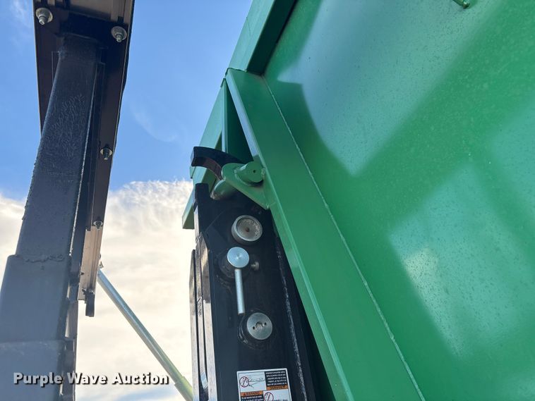 image for item ER1084 2019 Cheetah Chassis Corporation Swaploader hook lift container trailer