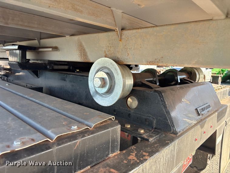 image for item ER1084 2019 Cheetah Chassis Corporation Swaploader hook lift container trailer