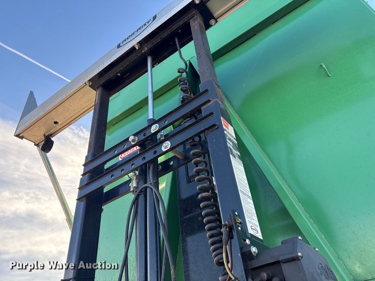 image for item ER1084 2019 Cheetah Chassis Corporation Swaploader hook lift container trailer