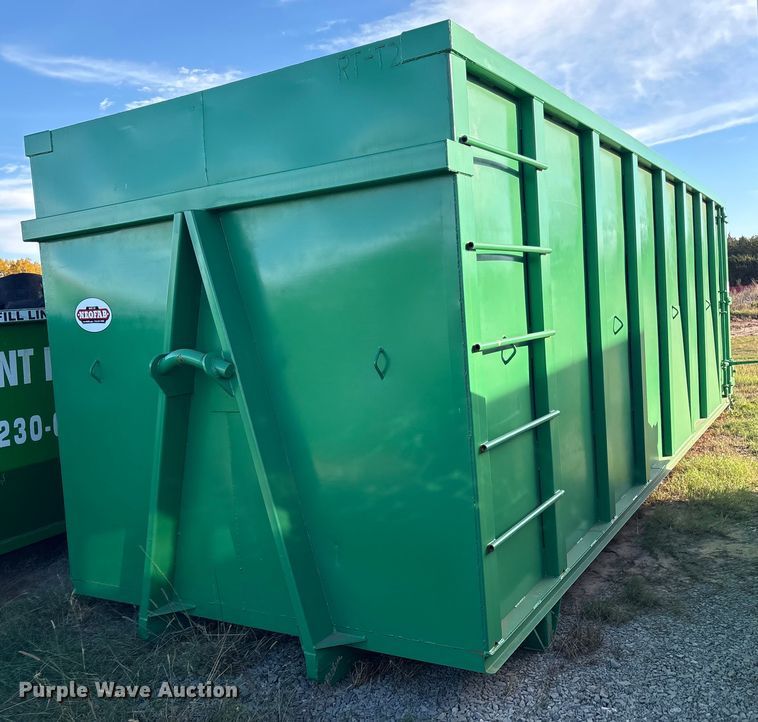 image for item ER1084 2019 Cheetah Chassis Corporation Swaploader hook lift container trailer