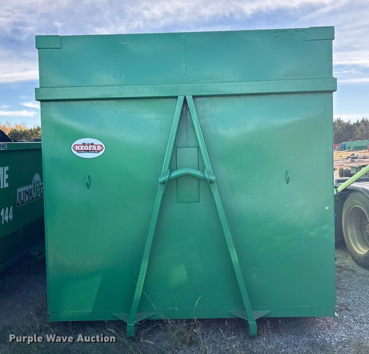 image for item ER1084 2019 Cheetah Chassis Corporation Swaploader hook lift container trailer