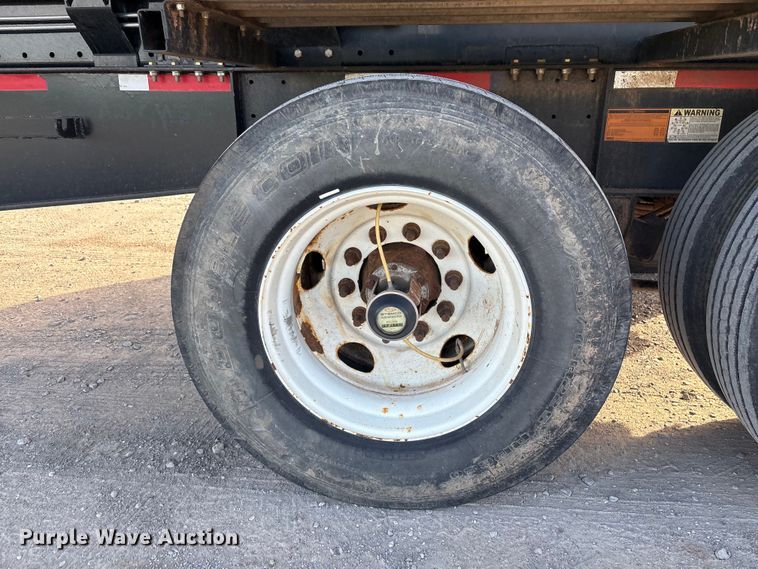 image for item ER1084 2019 Cheetah Chassis Corporation Swaploader hook lift container trailer