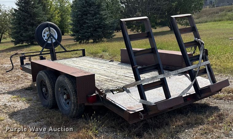 image for item ET4657 1997 MAC-LANDER Flatbed equipment trailer