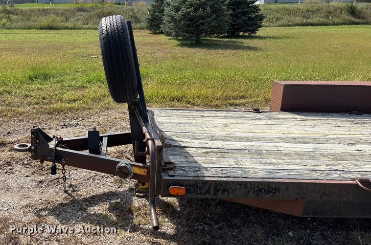 image for item ET4657 1997 MAC-LANDER Flatbed equipment trailer
