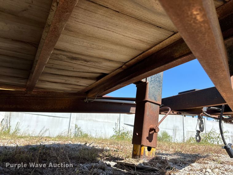 image for item ET4657 1997 MAC-LANDER Flatbed equipment trailer