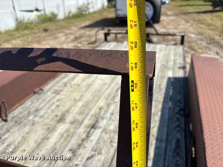 image for item ET4657 1997 MAC-LANDER Flatbed equipment trailer