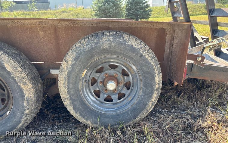 image for item ET4657 1997 MAC-LANDER Flatbed equipment trailer