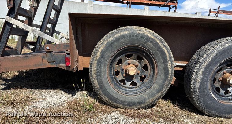 image for item ET4657 1997 MAC-LANDER Flatbed equipment trailer