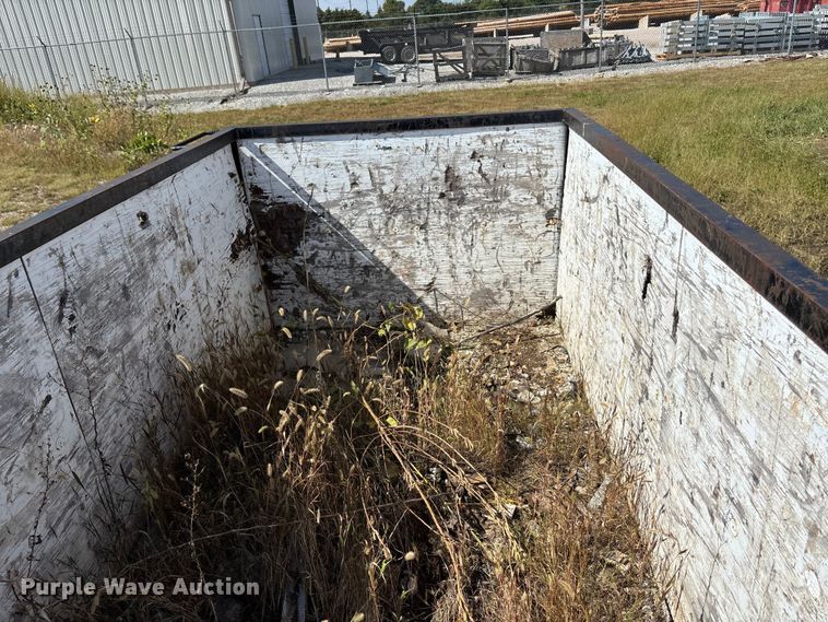 image for item ET4658 1989 Utility Trailer utility trailer