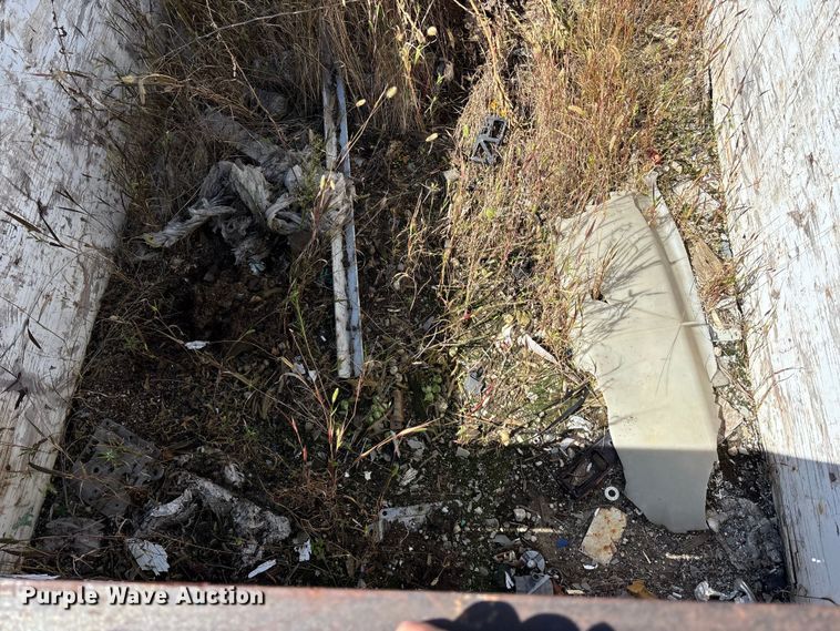 image for item ET4658 1989 Utility Trailer utility trailer