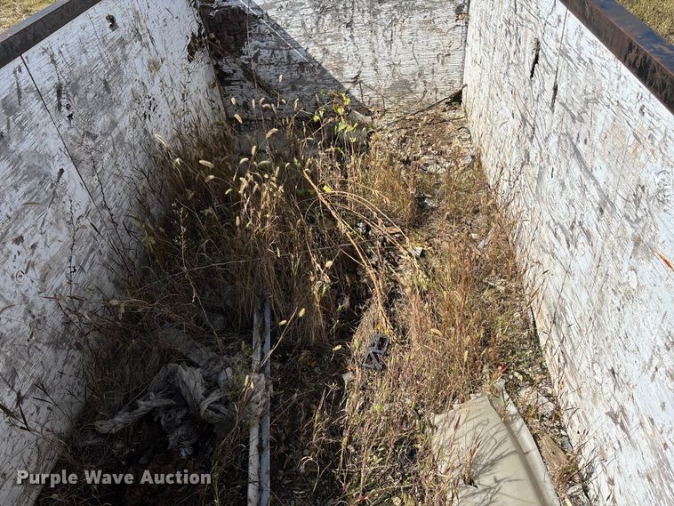 image for item ET4658 1989 Utility Trailer utility trailer