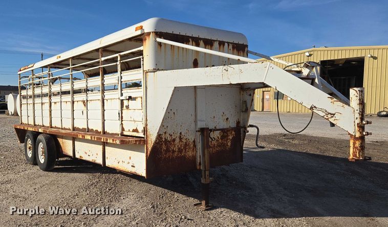 image for item ET5238 1993 W-W Trailer Manufacturers livestock trailer