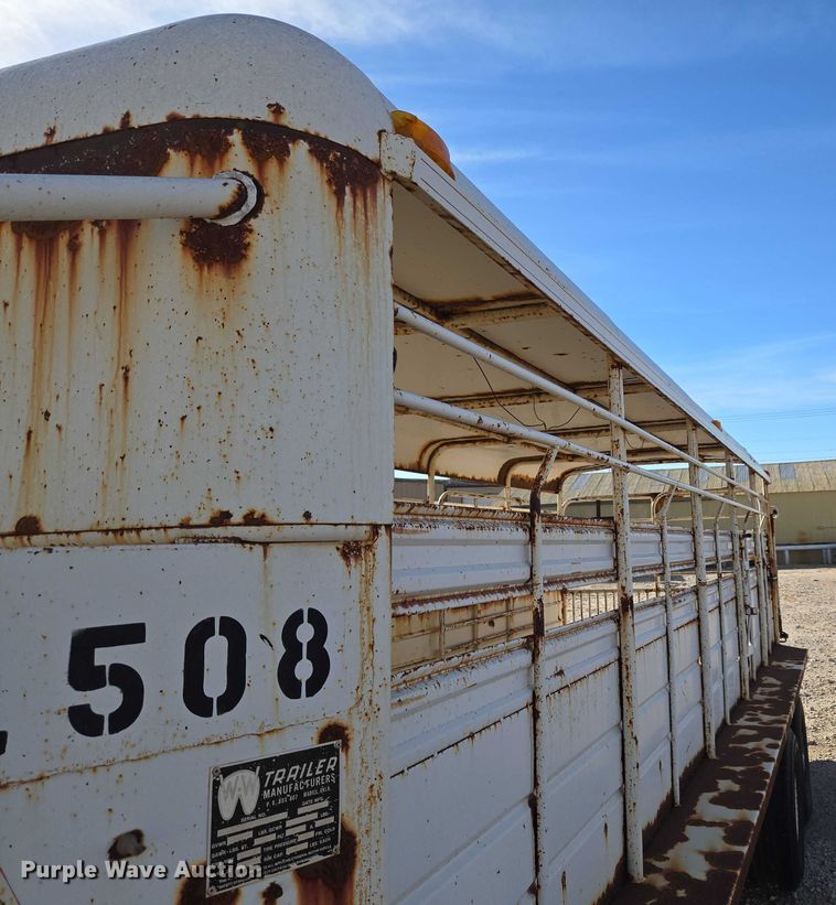 image for item ET5238 1993 W-W Trailer Manufacturers livestock trailer