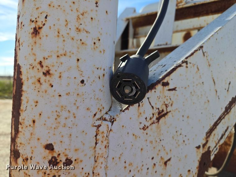 image for item ET5238 1993 W-W Trailer Manufacturers livestock trailer