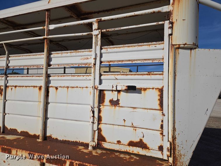 image for item ET5238 1993 W-W Trailer Manufacturers livestock trailer