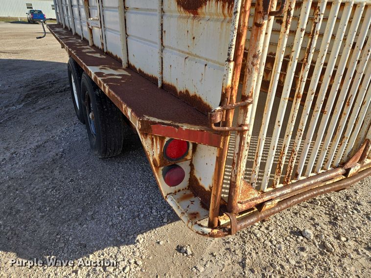 image for item ET5238 1993 W-W Trailer Manufacturers livestock trailer