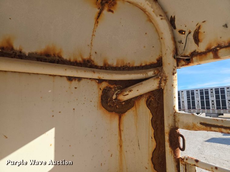 image for item ET5238 1993 W-W Trailer Manufacturers livestock trailer