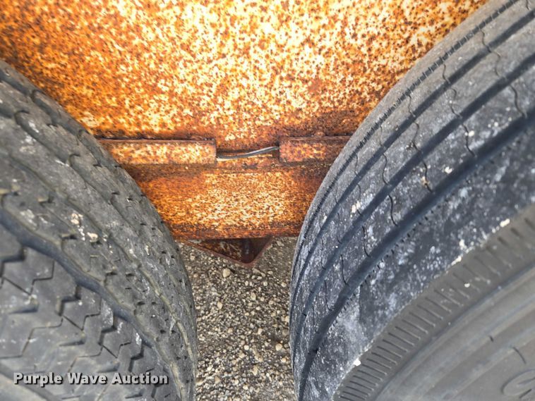 image for item ET5238 1993 W-W Trailer Manufacturers livestock trailer