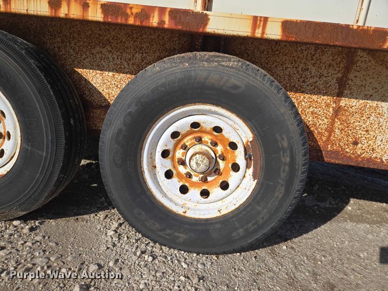 image for item ET5238 1993 W-W Trailer Manufacturers livestock trailer