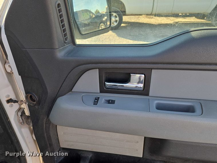 image for item ET5239 2014 Ford F150 SuperCab pickup truck