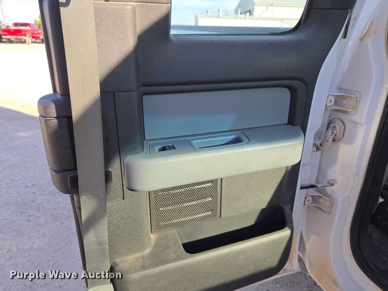 image for item ET5239 2014 Ford F150 SuperCab pickup truck