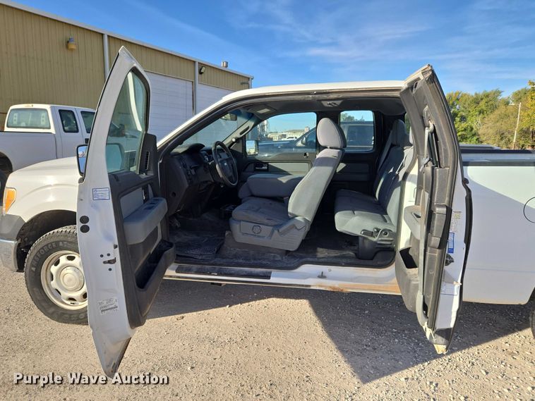 image for item ET5239 2014 Ford F150 SuperCab pickup truck