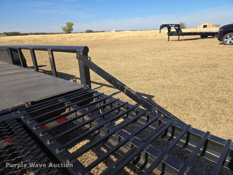 image for item ET5246 2012 Lamar Trailers INC. UT10K equipment trailer