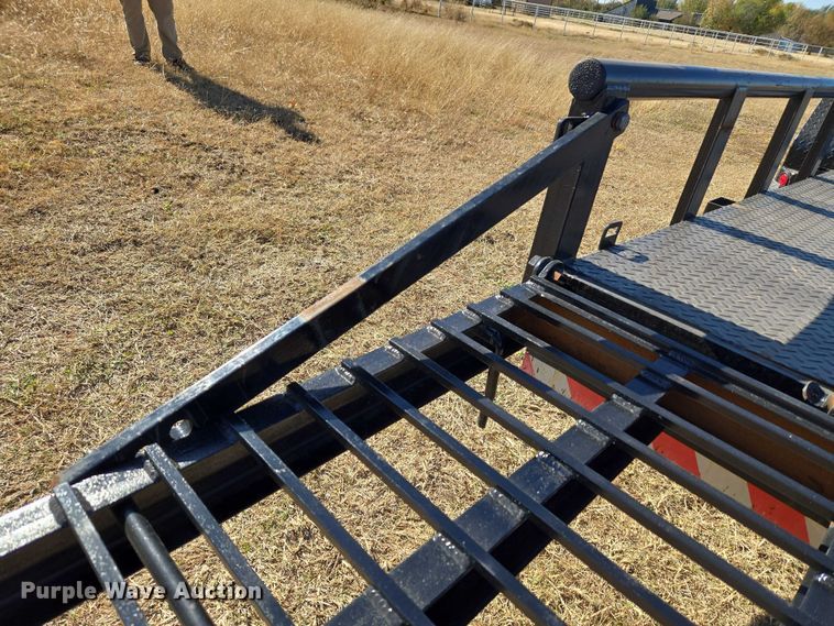 image for item ET5246 2012 Lamar Trailers INC. UT10K equipment trailer