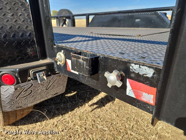 image for item ET5246 2012 Lamar Trailers INC. UT10K equipment trailer